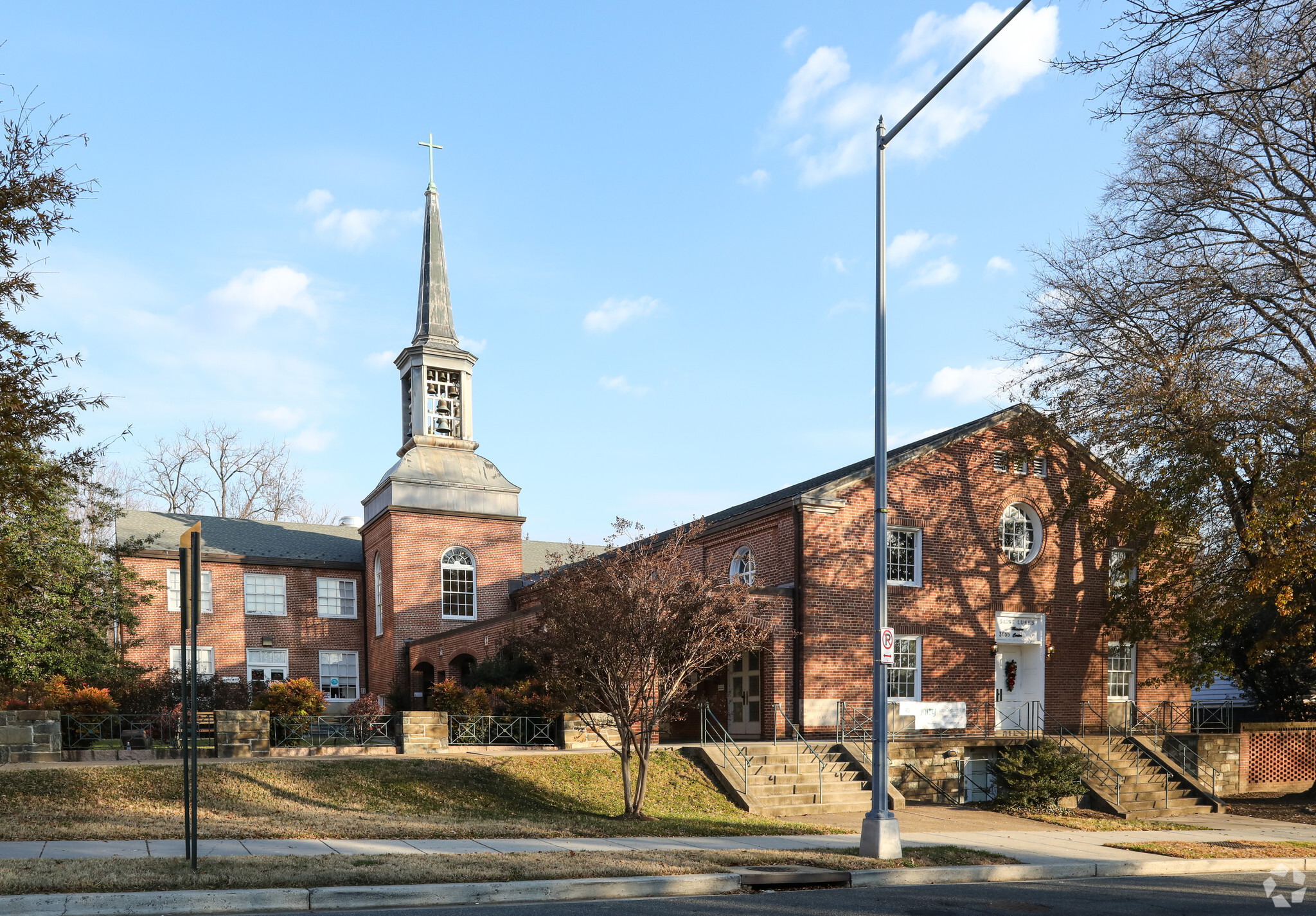 3655 Calvert St NW, Washington, DC à louer Photo de l’immeuble– Image 1 sur 9