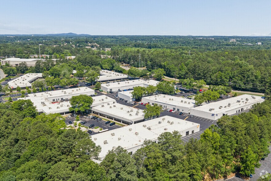 1000 Holcomb Woods Pky, Roswell, GA à louer - Aérien – Image 1 sur 15