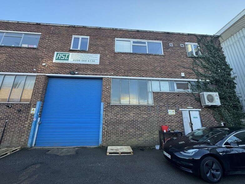161-163 Staines Rd, Hounslow à vendre - Photo de l’immeuble – Image 2 sur 8