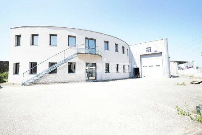 Plus de détails pour Local d’activités à vendre
