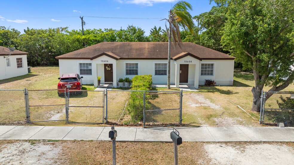10606 SW 182nd St, Miami, FL à vendre - Photo principale – Image 1 sur 1
