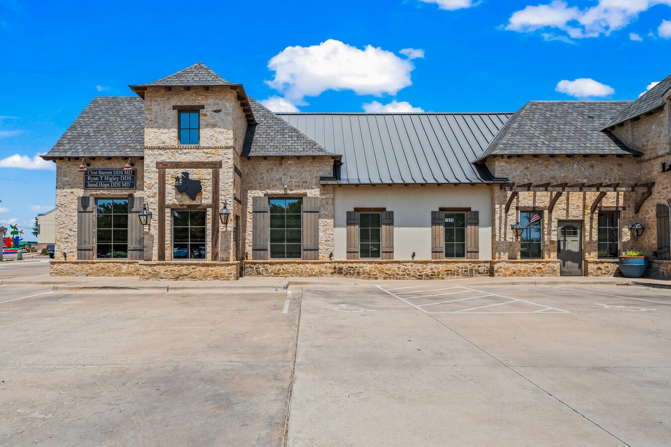 7515 Quaker Ave, Lubbock, TX 79424 - Lot 200 - - Photo intérieure - Image 1 of 37