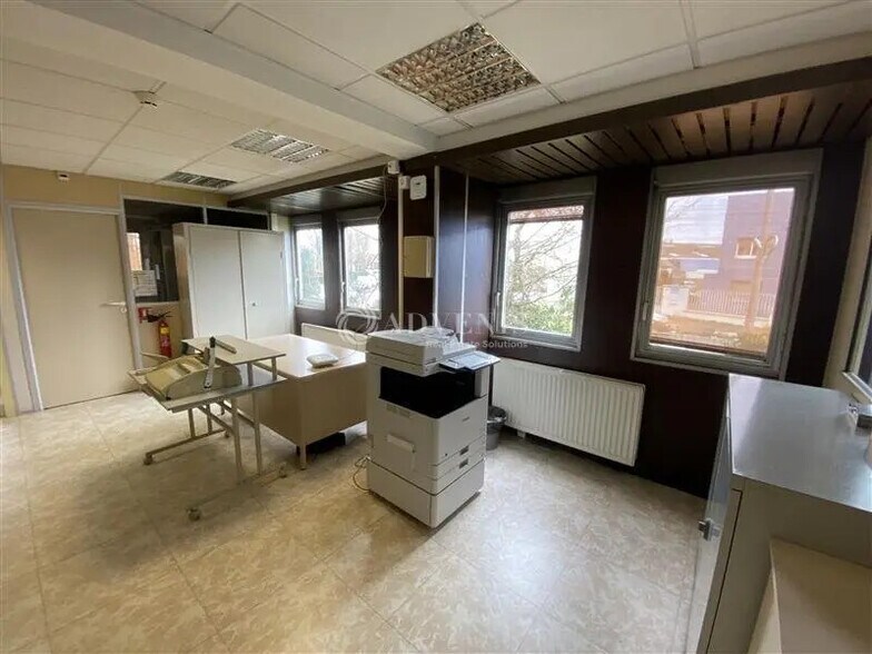 Bureau dans Chennevières-sur-Marne à louer - Photo de l’immeuble – Image 3 sur 7