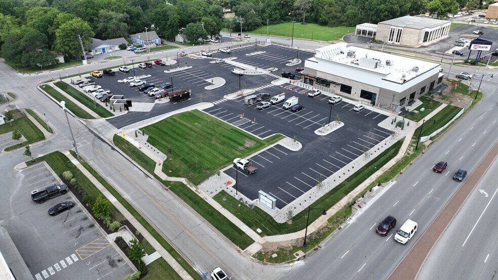 8722 Shawnee Mission Pky, Mission, KS à louer - Photo de l’immeuble – Image 2 sur 9