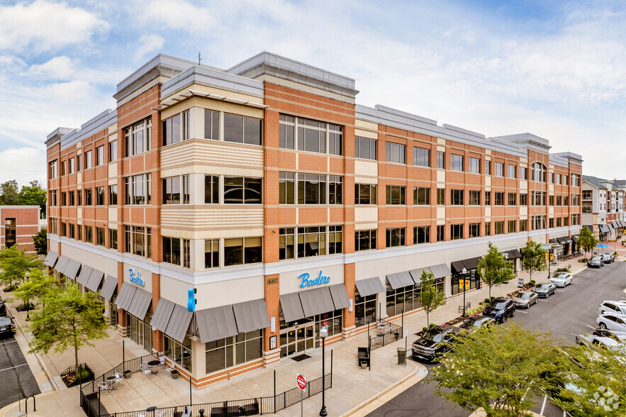 1602 Village Market Blvd SE, Leesburg, VA à louer - Photo principale – Image 1 sur 24