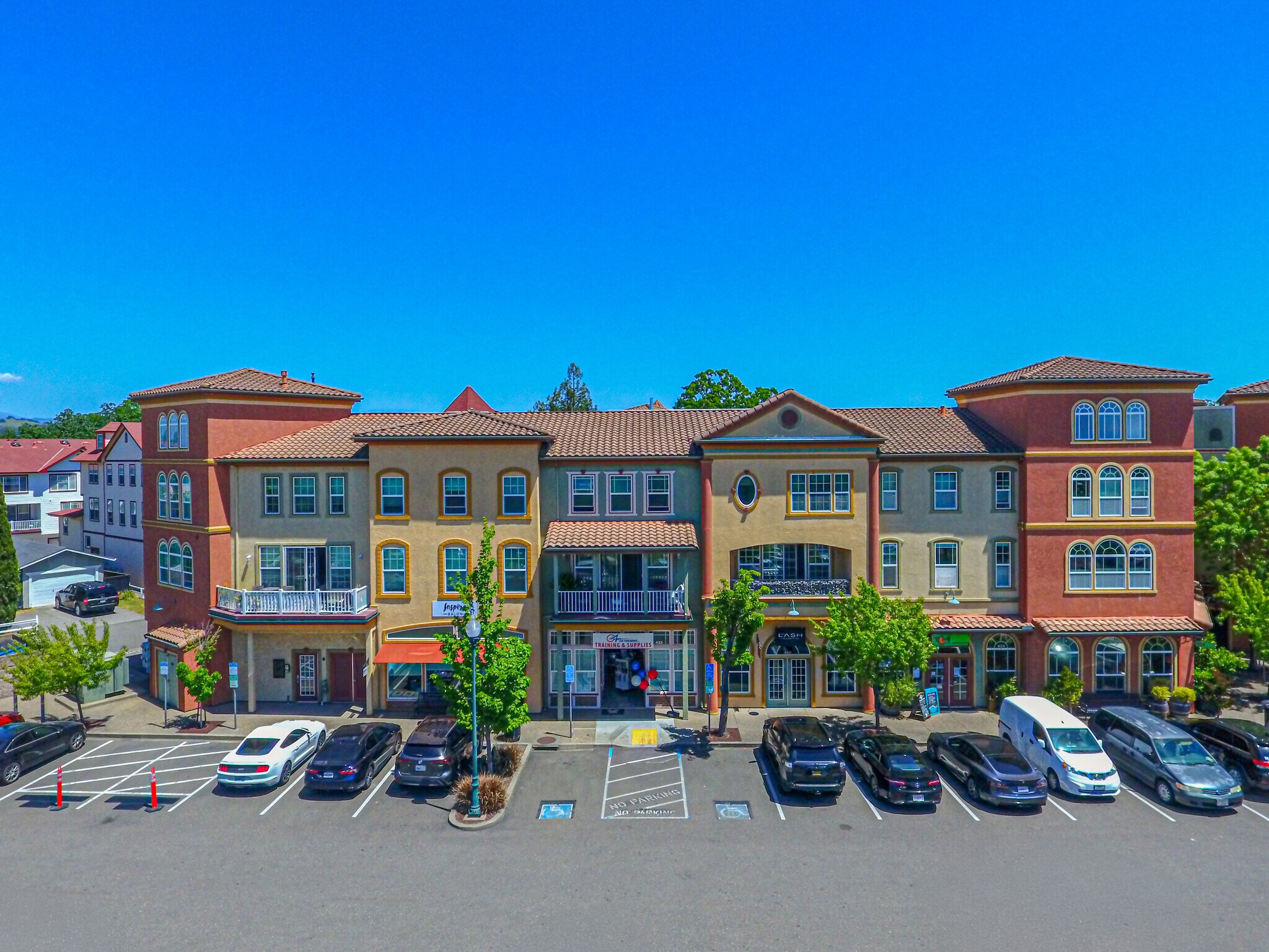 434-432 Emily Rose Cir, Windsor, CA à vendre Photo principale– Image 1 sur 64