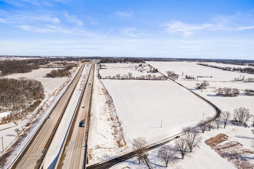 3108 Gaston Rd, Madison, WI à vendre - Photo de l’immeuble – Image 1 sur 76