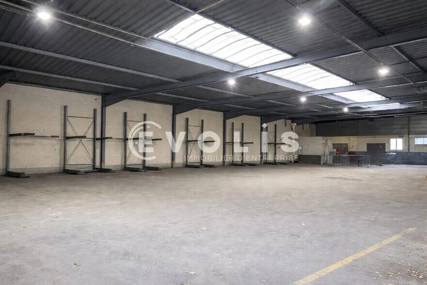 Local d’activités dans Noisiel à louer - Photo intérieure – Image 2 sur 2