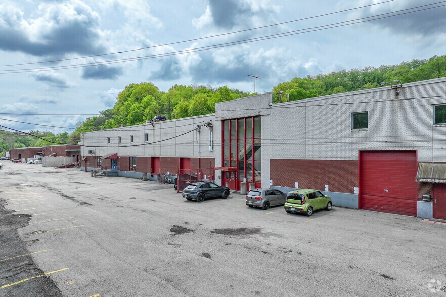 1020-1060 Saw Mill Run Blvd W, Pittsburgh, PA à vendre - Photo de l’immeuble – Image 2 sur 26