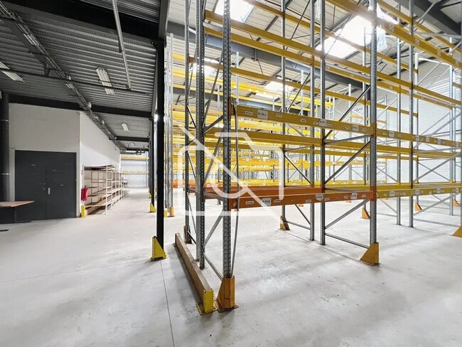 Plus de détails pour Industriel/Logistique à vendre