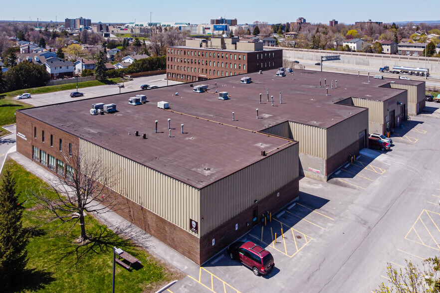 1140 Morrison Dr, Ottawa, ON à louer - Photo de l’immeuble – Image 3 sur 5
