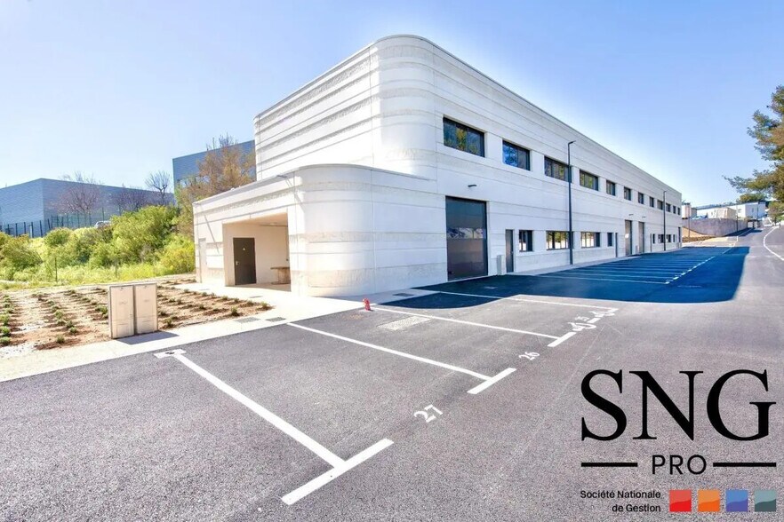 Industriel/Logistique dans La Ciotat à louer - Photo de l’immeuble – Image 2 sur 17
