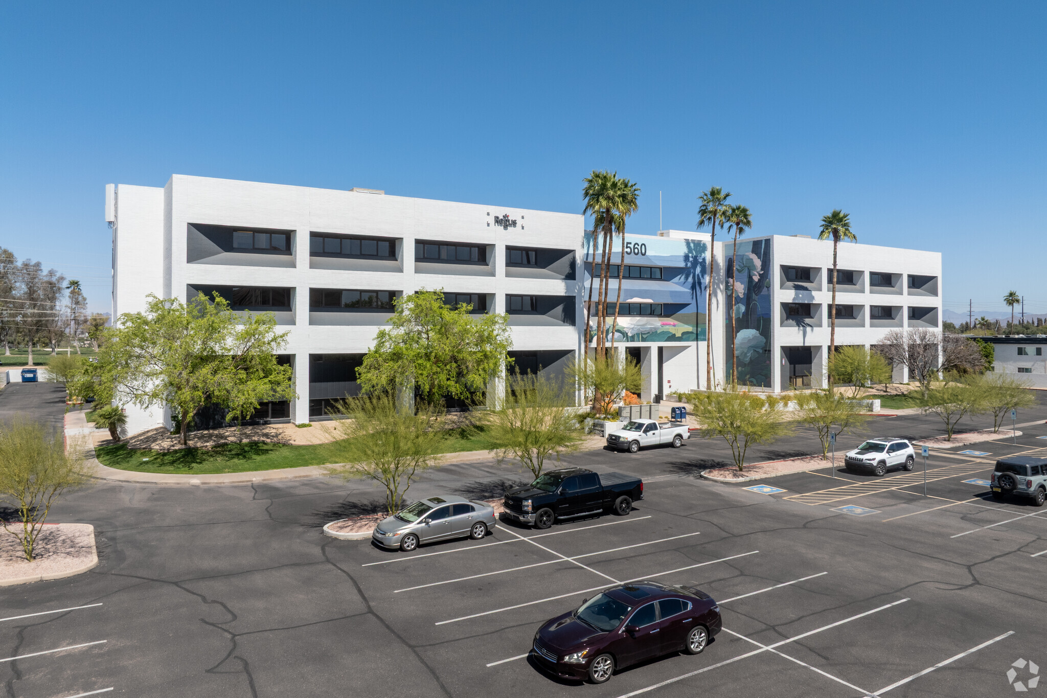 560 W Brown Rd, Mesa, AZ à louer Photo de l’immeuble– Image 1 sur 7
