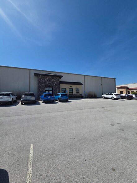 4300-4324 N Belgium Ave, Riverside, MO à louer - Photo principale – Image 1 sur 5