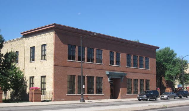 2324 University Ave W, Saint Paul, MN à louer - Photo de l’immeuble – Image 1 sur 16