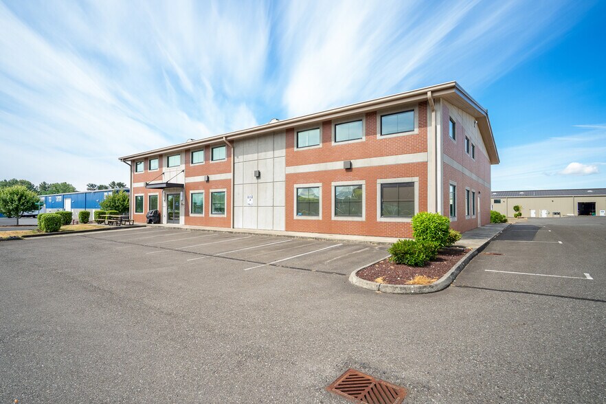 1370 Admiral Pl, Ferndale, WA à louer - Photo de l’immeuble – Image 2 sur 13