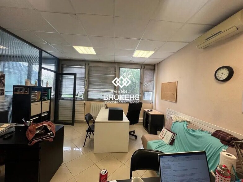 Bureau dans Domont à louer - Photo intérieure – Image 2 sur 4