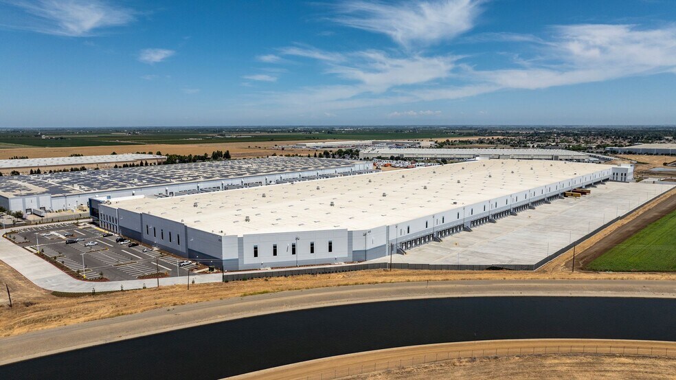 Rogers Rd, Patterson, CA à louer - Photo de l’immeuble – Image 3 sur 18
