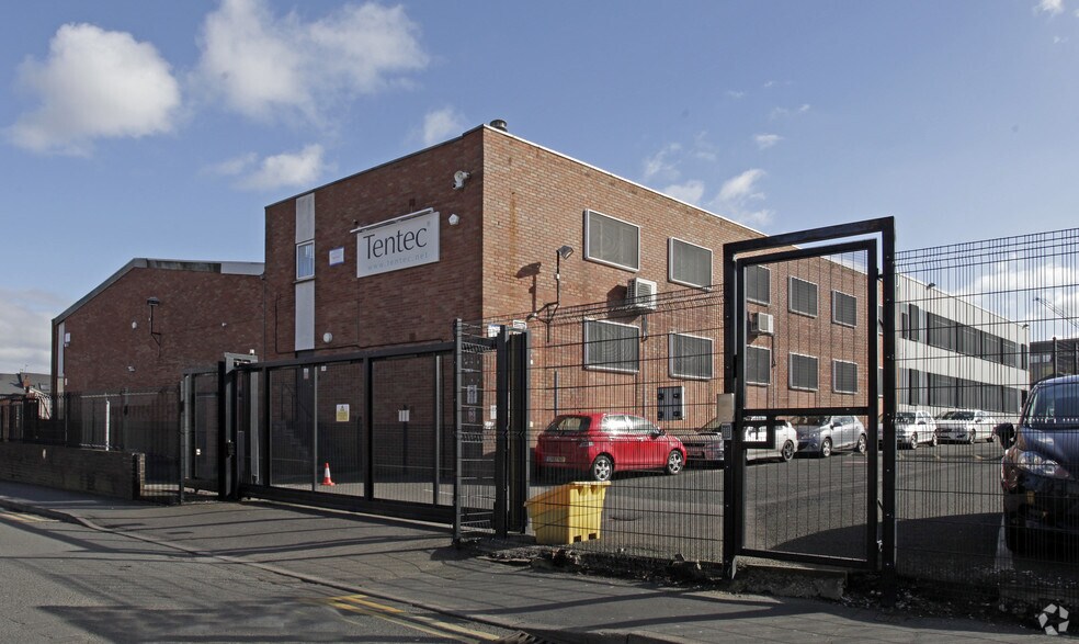 Guns Ln, West Bromwich à louer - Photo de l’immeuble – Image 1 sur 5