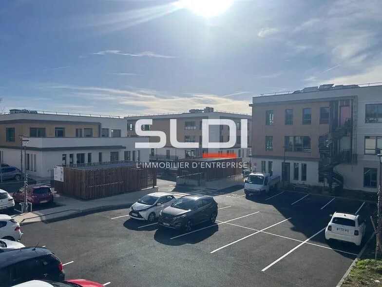 Bureau dans Trévoux à vendre - Photo de l’immeuble – Image 2 sur 12