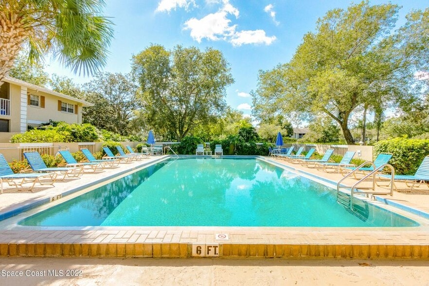 1656 Sunny Brook Ln NE, Palm Bay, FL à vendre - Photo de l’immeuble – Image 2 sur 7