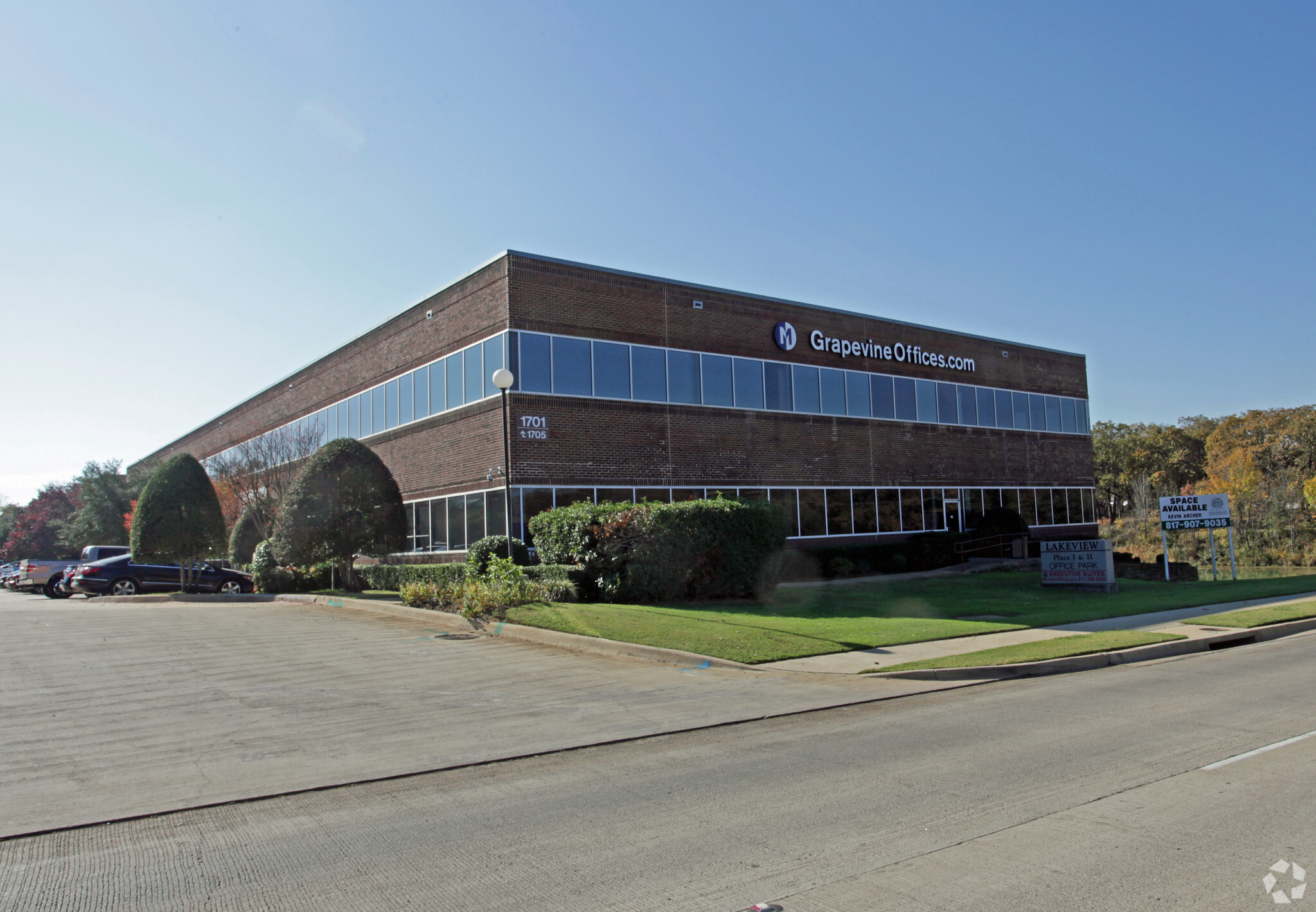 1705 W Northwest Hwy, Grapevine, TX à louer Photo principale– Image 1 sur 28