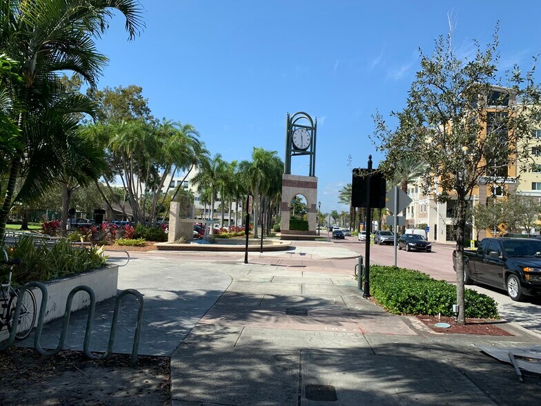 5975 Sunset Dr, Miami, FL à vendre - Photo de l’immeuble – Image 2 sur 30