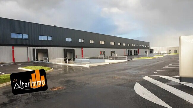 Plus de détails pour Local d'activités à louer