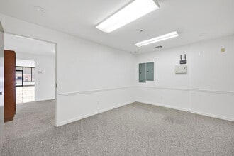 179 Main St, Monroe, CT à louer Photo intérieure– Image 1 sur 4