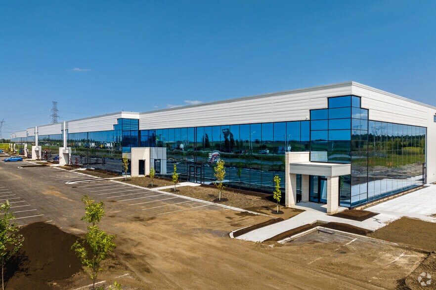 960-1000 Rue Parent, St-Bruno-de-Montarville, QC à louer - Photo de l’immeuble – Image 3 sur 8