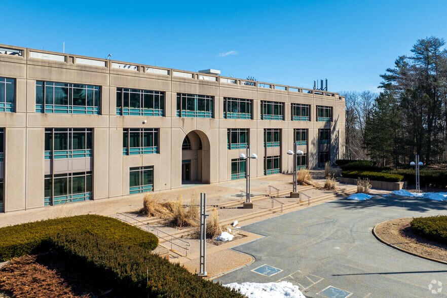 50 Technology Dr, Westminster, MA à vendre - Photo principale – Image 1 sur 14