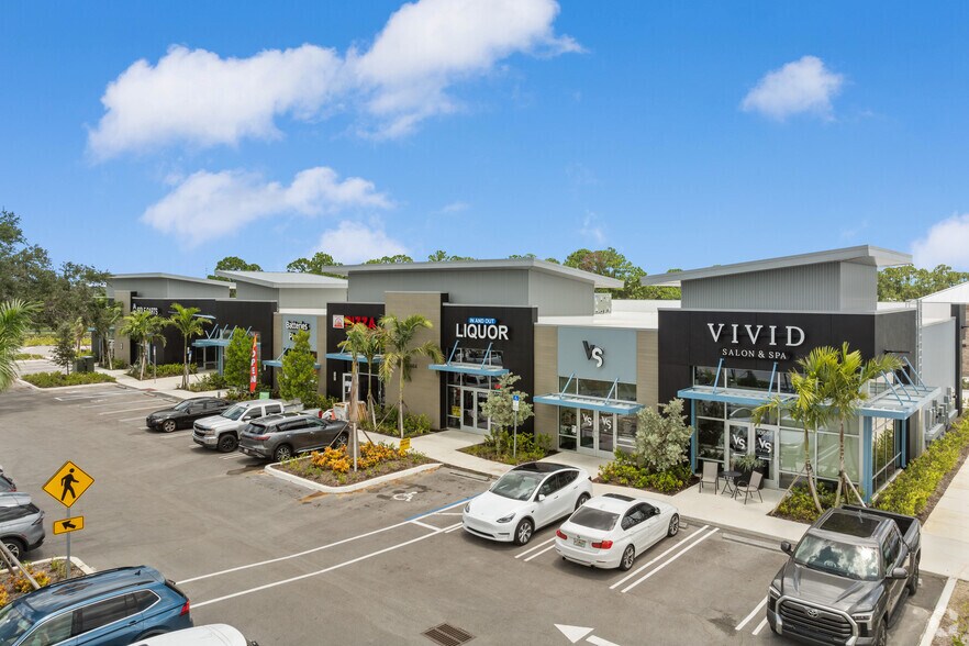 10650 Crosstown Parkway, Port Saint Lucie, FL à louer - Photo de l’immeuble – Image 1 sur 21