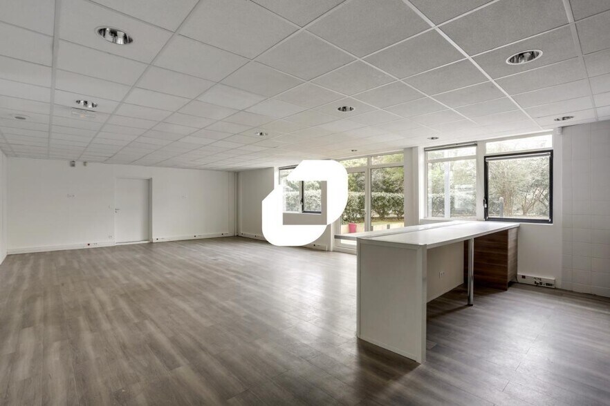Bureau dans Issy-les-Moulineaux à louer - Photo de l’immeuble – Image 3 sur 16