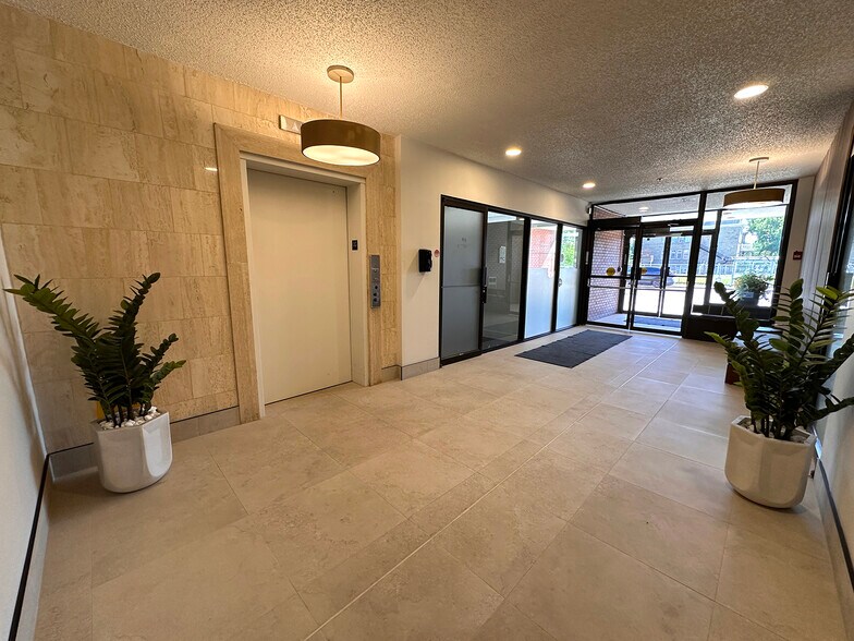 805-819 14th St NW, Calgary, AB à louer - Photo de l’immeuble – Image 2 sur 5