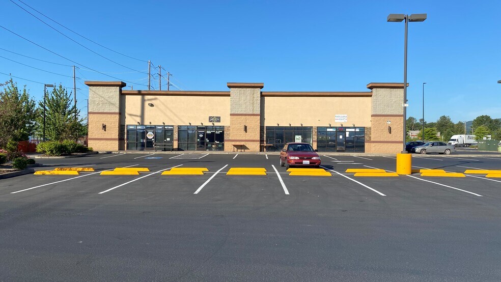 520-530 7th Ave, Longview, WA à louer - Photo de l’immeuble – Image 1 sur 5