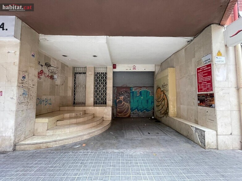 Immeuble residentiel dans L'Hospitalet de Llobregat, Barcelona à vendre - Photo de l’immeuble – Image 2 sur 3