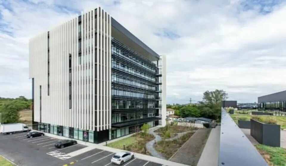 Bureau dans Mérignac à louer - Photo de l’immeuble – Image 1 sur 14