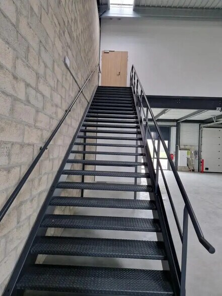 27 Avenue Du Gros Chene, Éragny à louer - Photo de l’immeuble – Image 3 sur 6
