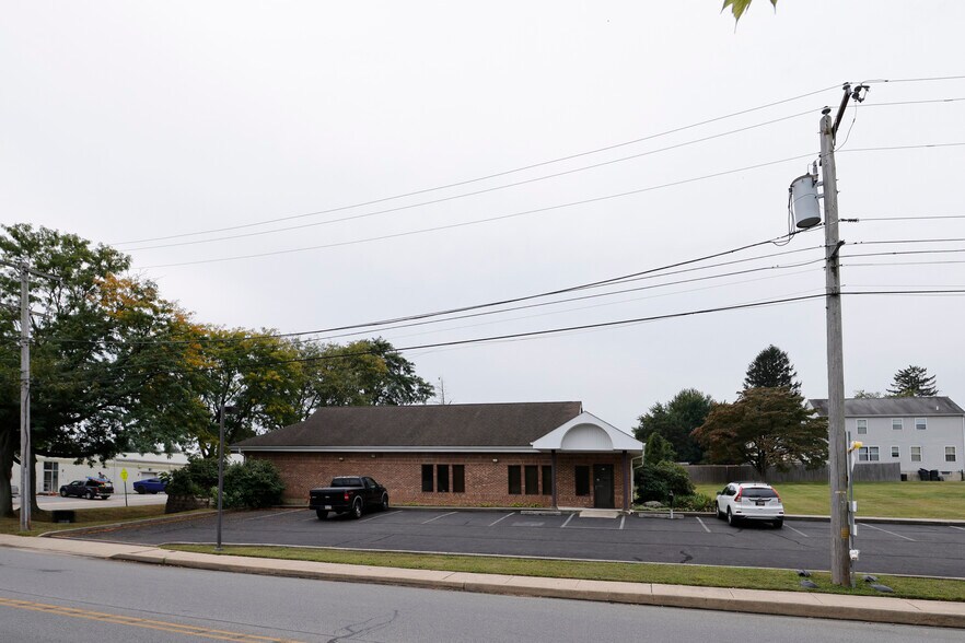 475 Kedron Ave, Folsom, PA à vendre - Photo de l’immeuble – Image 1 sur 29