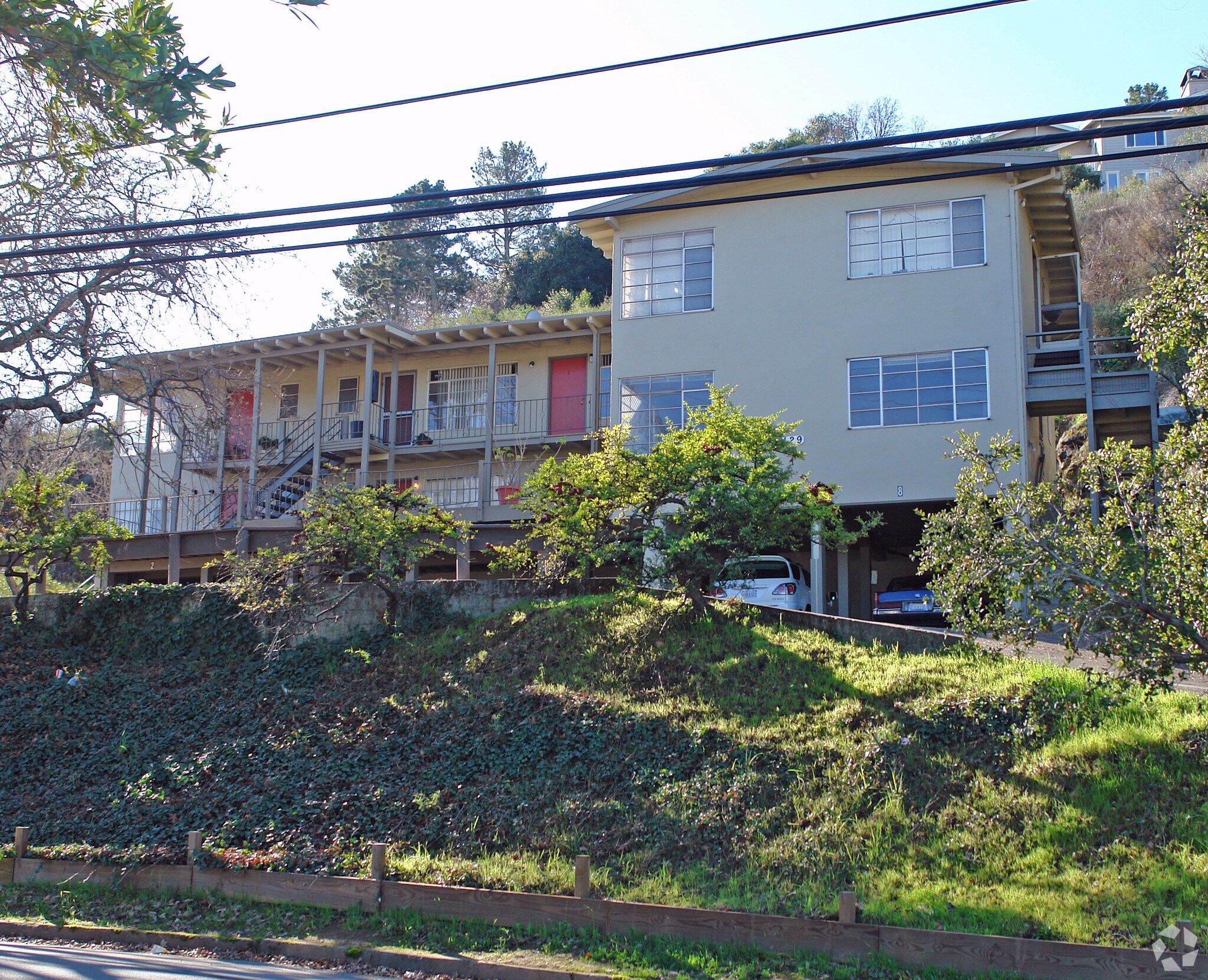 129 Woodland Ave, San Rafael, CA à vendre Photo principale– Image 1 sur 6