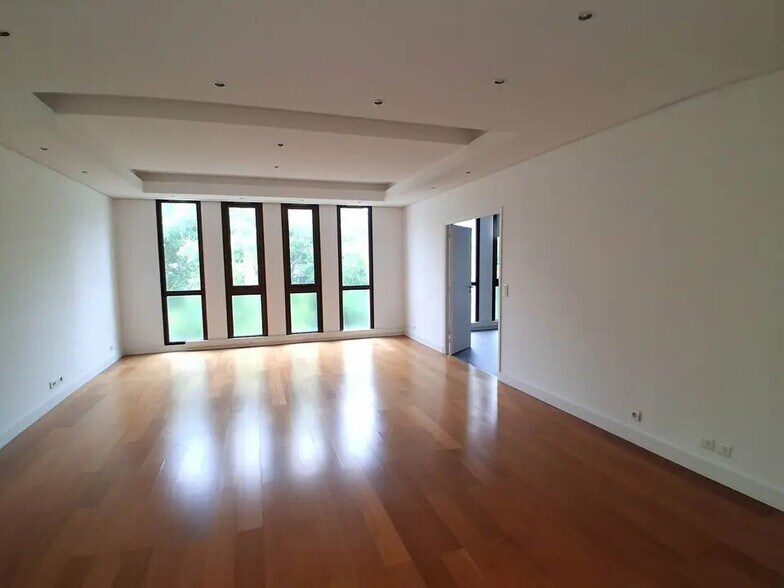 Bureau dans Mougins à vendre - Photo intérieure – Image 2 sur 5