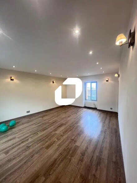 Bureau dans Montévrain à louer - Photo intérieure – Image 2 sur 5