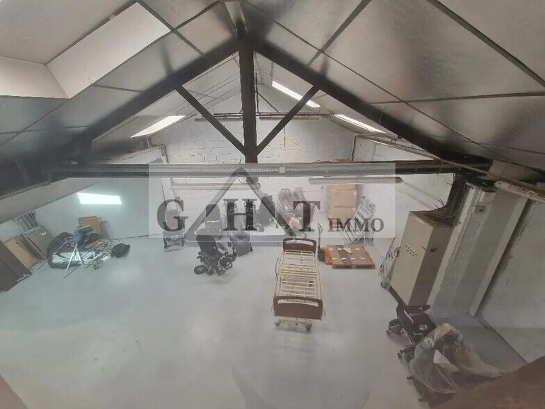 Industriel/Logistique dans Drancy à vendre - Photo de l’immeuble – Image 2 sur 9