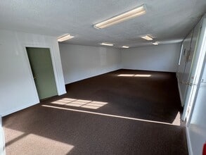 41 Maine St, New Gloucester, ME à louer Photo intérieure– Image 1 sur 2