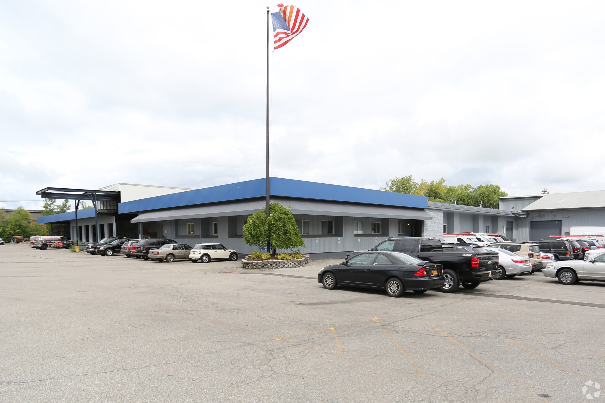 2340 Brighton Henrietta Town Line Rd, Rochester, NY à louer Photo principale– Image 1 sur 9