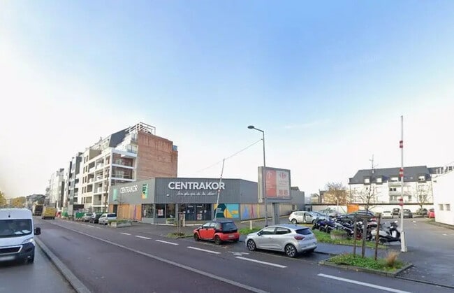 Plus de détails pour 26 Avenue Jean Rondeaux, Rouen - Local commercial à louer