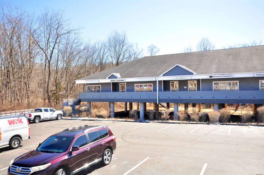 75 Berlin Rd, Cromwell, CT à louer - Photo de l’immeuble – Image 3 sur 45
