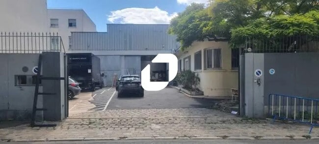 Plus de détails pour Local d’activités à vendre