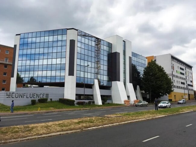 Plus de détails pour 23 Boulevard De L'Oise, Cergy - Bureau à louer