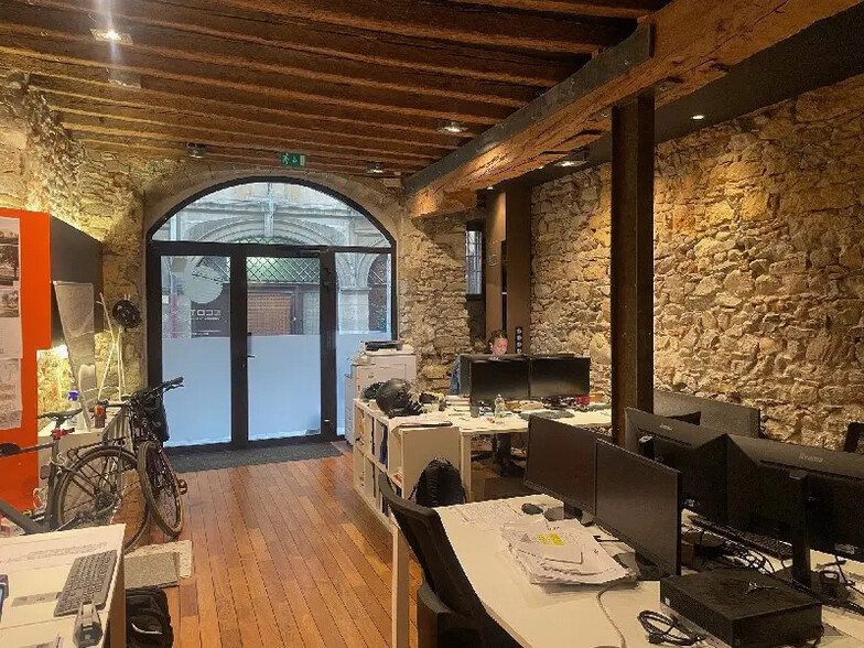 Bureau dans Lyon à louer - Photo de l’immeuble – Image 1 sur 8